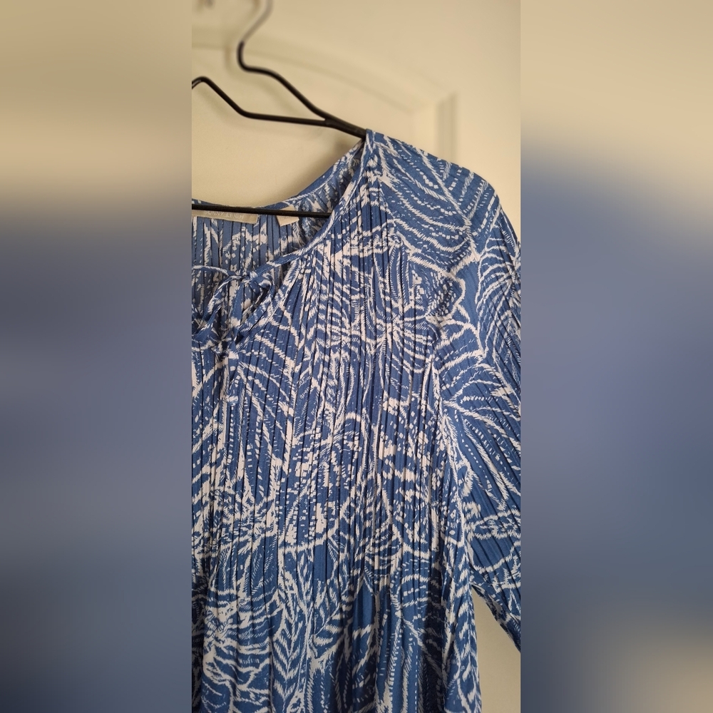 Sunny Leigh Blue and White Patterned Top Sz XL Long Sleeve Flowy Casual Party - Picture 5 of 7